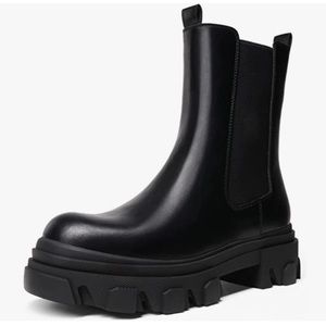 Dream Pairs Chunky Chelsea Boot in Black, Size 6